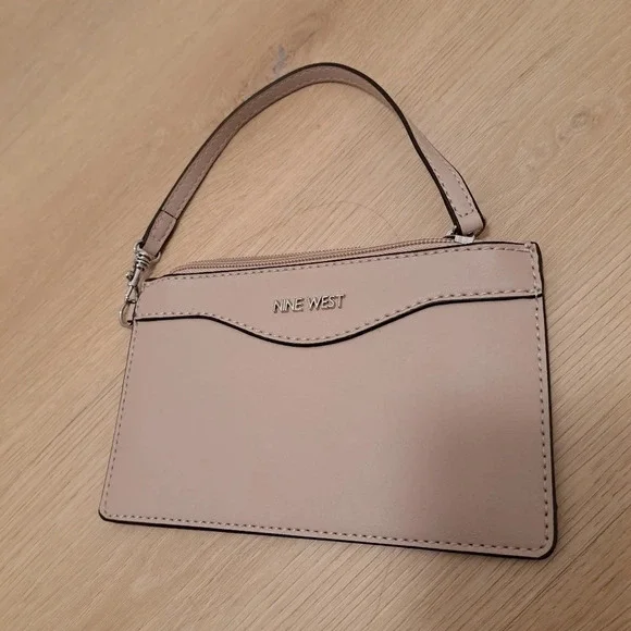 Like New Nine West Wristlet Coin Purse Creamy Purple White Bag - Picture 6 of 9